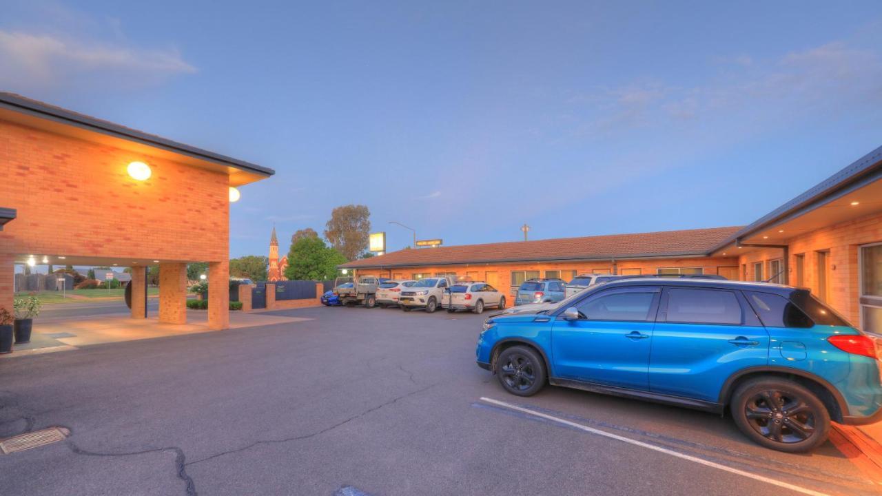 Cousins Motor Inn Инверелл Экстерьер фото