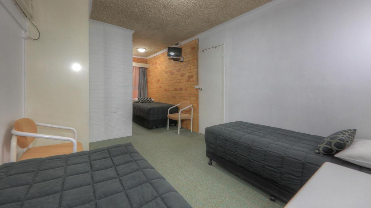 Cousins Motor Inn Инверелл Экстерьер фото