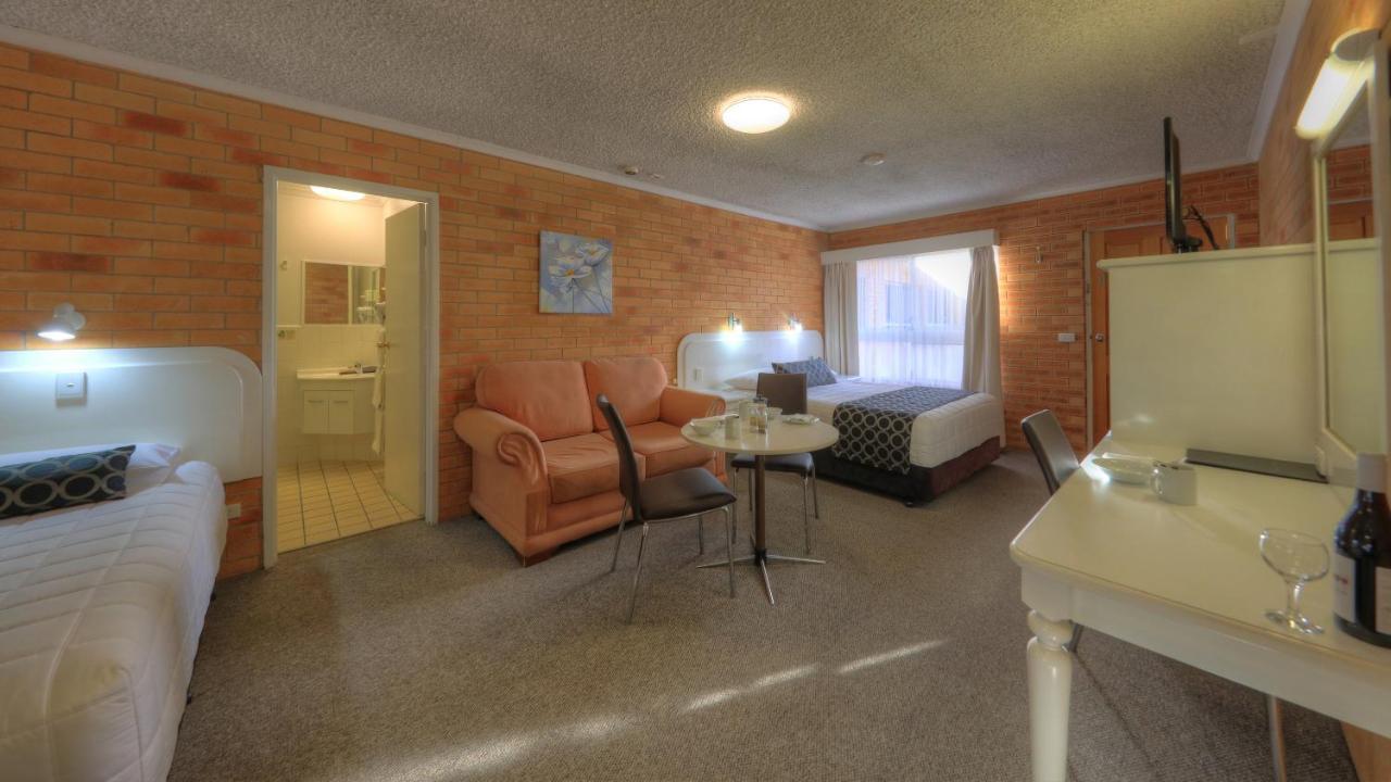 Cousins Motor Inn Инверелл Экстерьер фото
