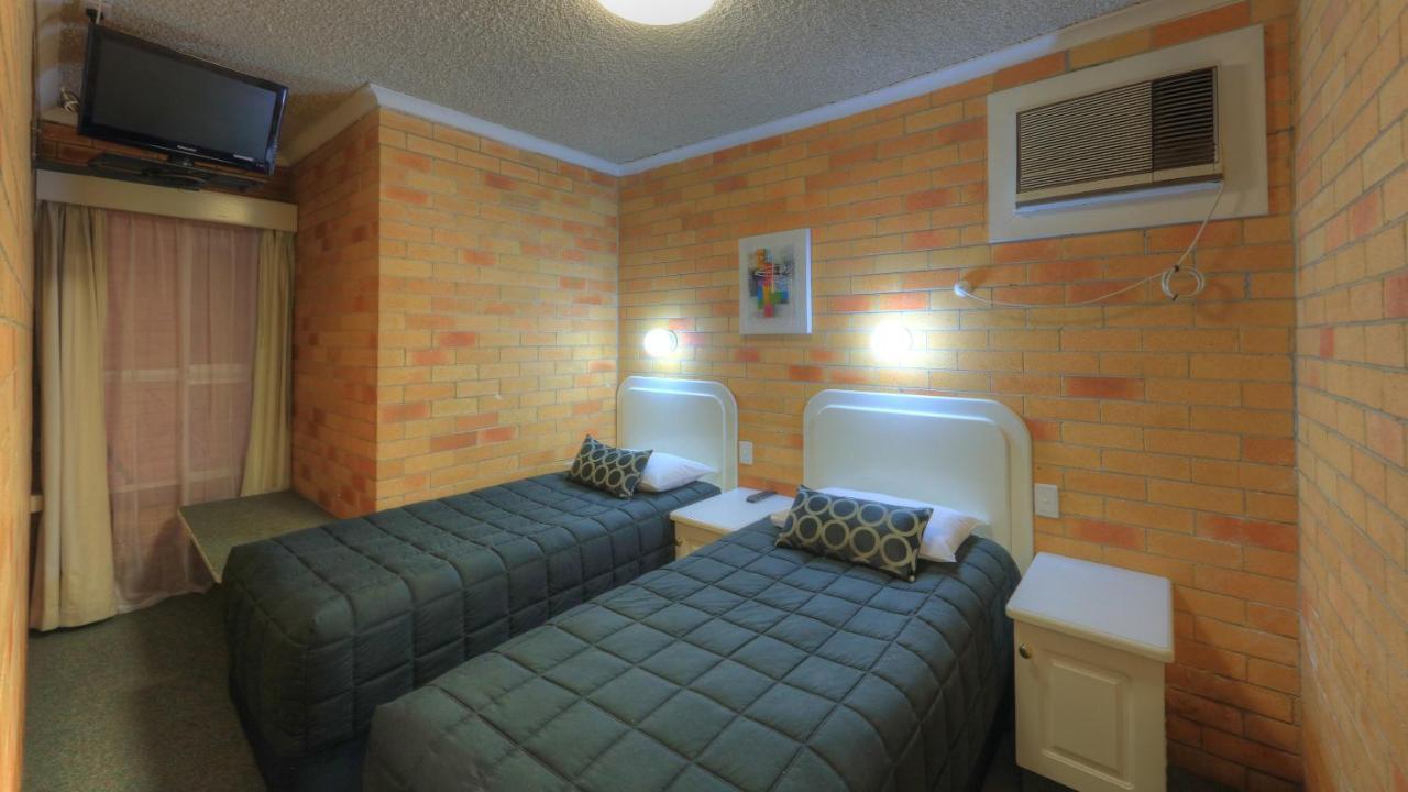 Cousins Motor Inn Инверелл Экстерьер фото