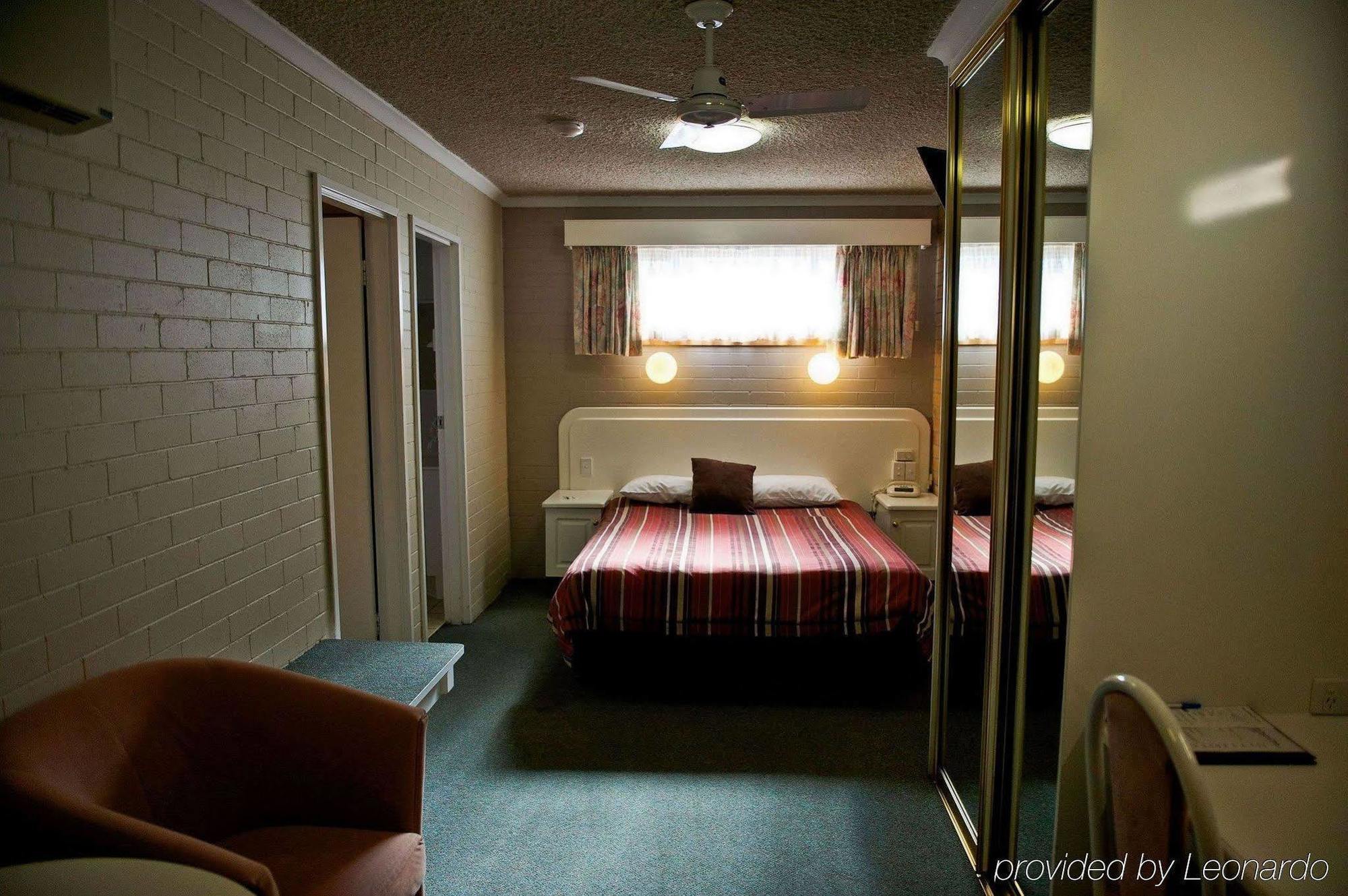 Cousins Motor Inn Инверелл Экстерьер фото